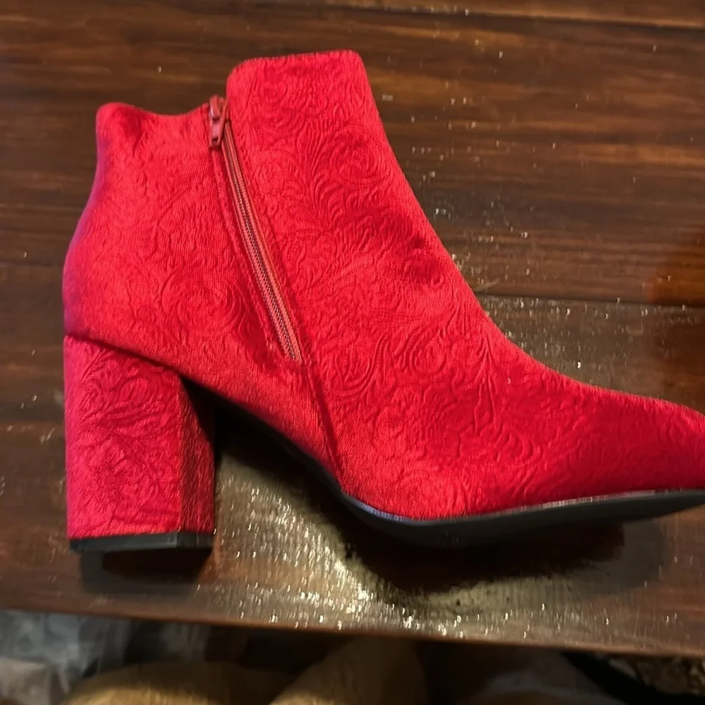 New Elegant Red Women's Ankle Boots. No box. Size 10 velour red. Zips on side